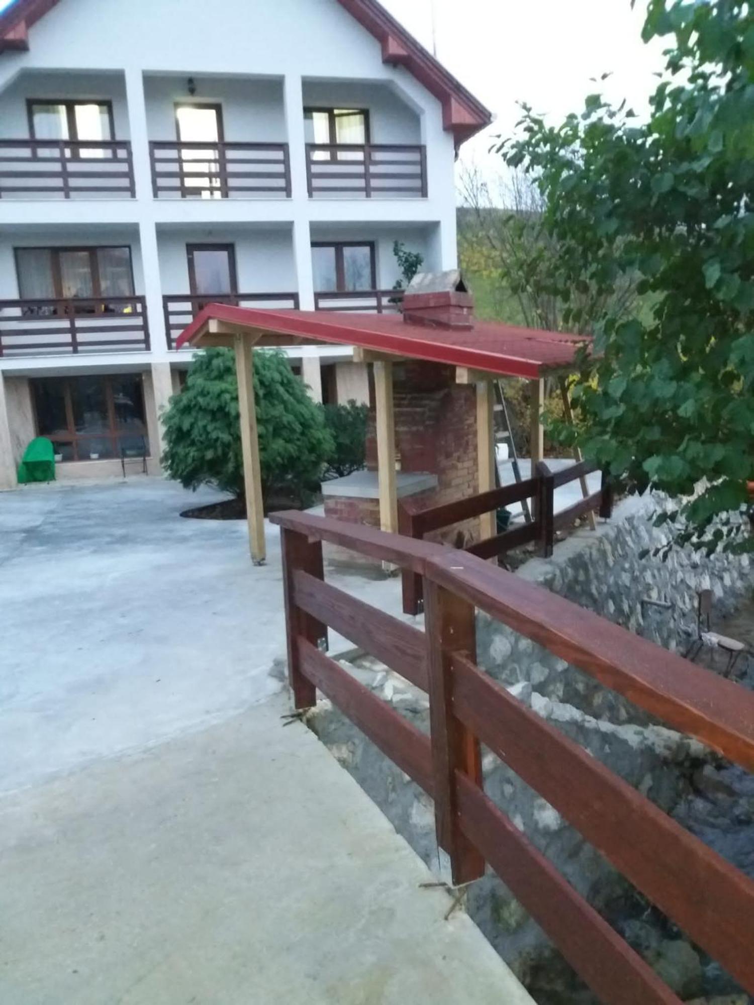 Pensiunea Valea Toplitei Rosia المظهر الخارجي الصورة